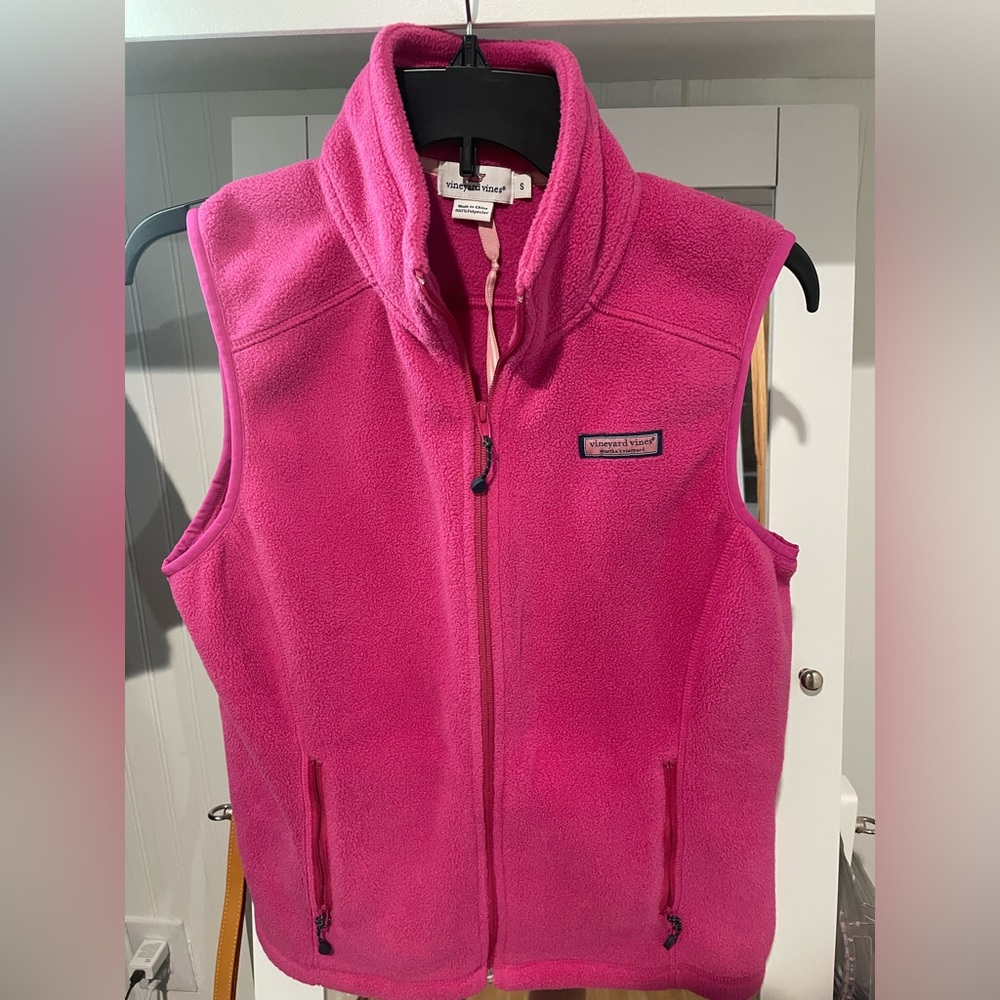 Women’s Vineyard Vines  classic fleece pink vest size Small